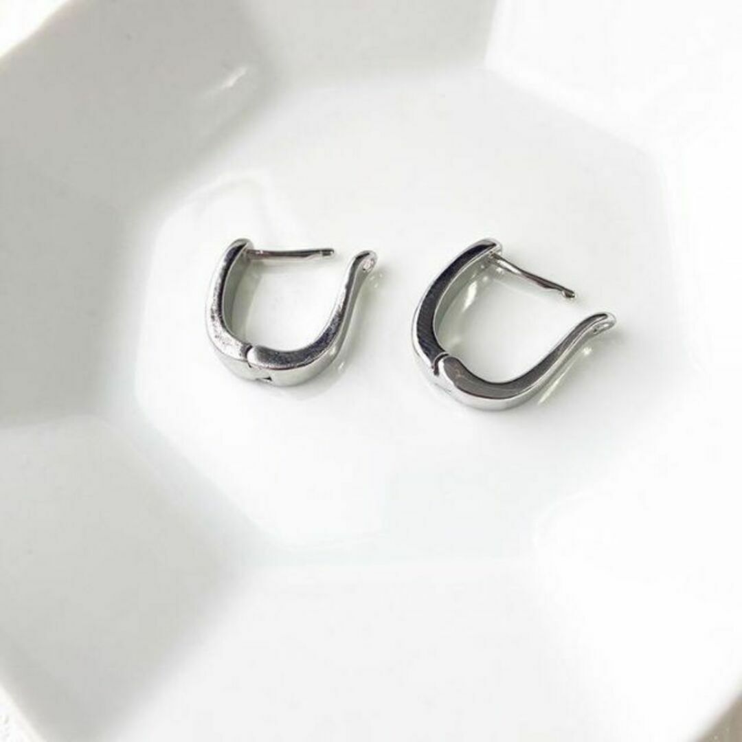 silver utype pierce レディースのアクセサリー(ピアス)の商品写真