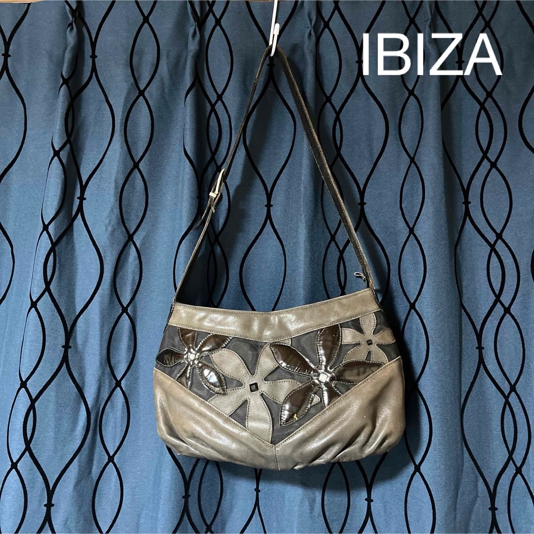 IBIZA(イビザ)のIBIZAラインストーン 本革 ショルダーバッグ レディースのバッグ(ショルダーバッグ)の商品写真