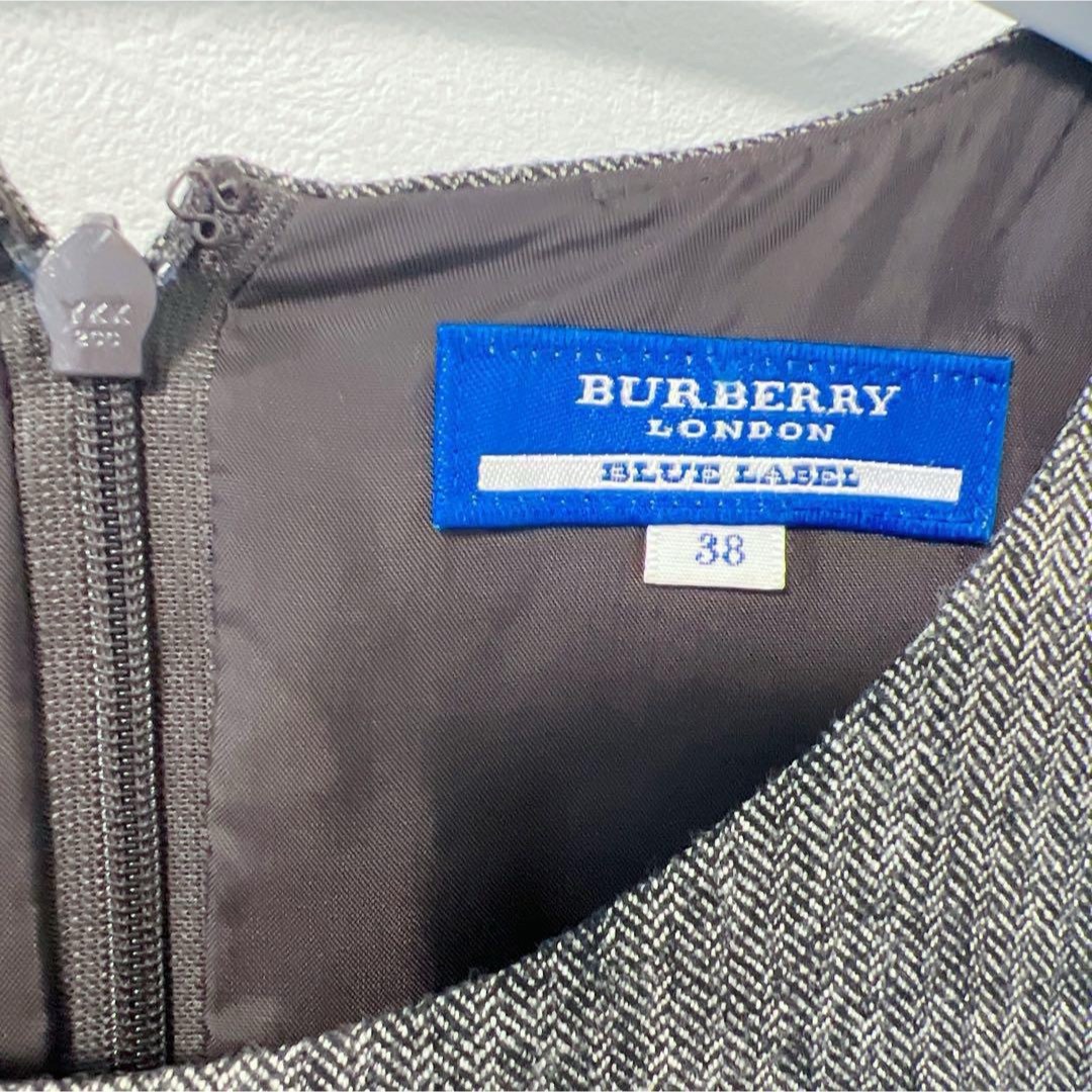 BURBERRY(バーバリー)のBURBERRY BLUELABEL 38 膝丈ワンピース ブラウン 日本製 レディースのワンピース(ひざ丈ワンピース)の商品写真