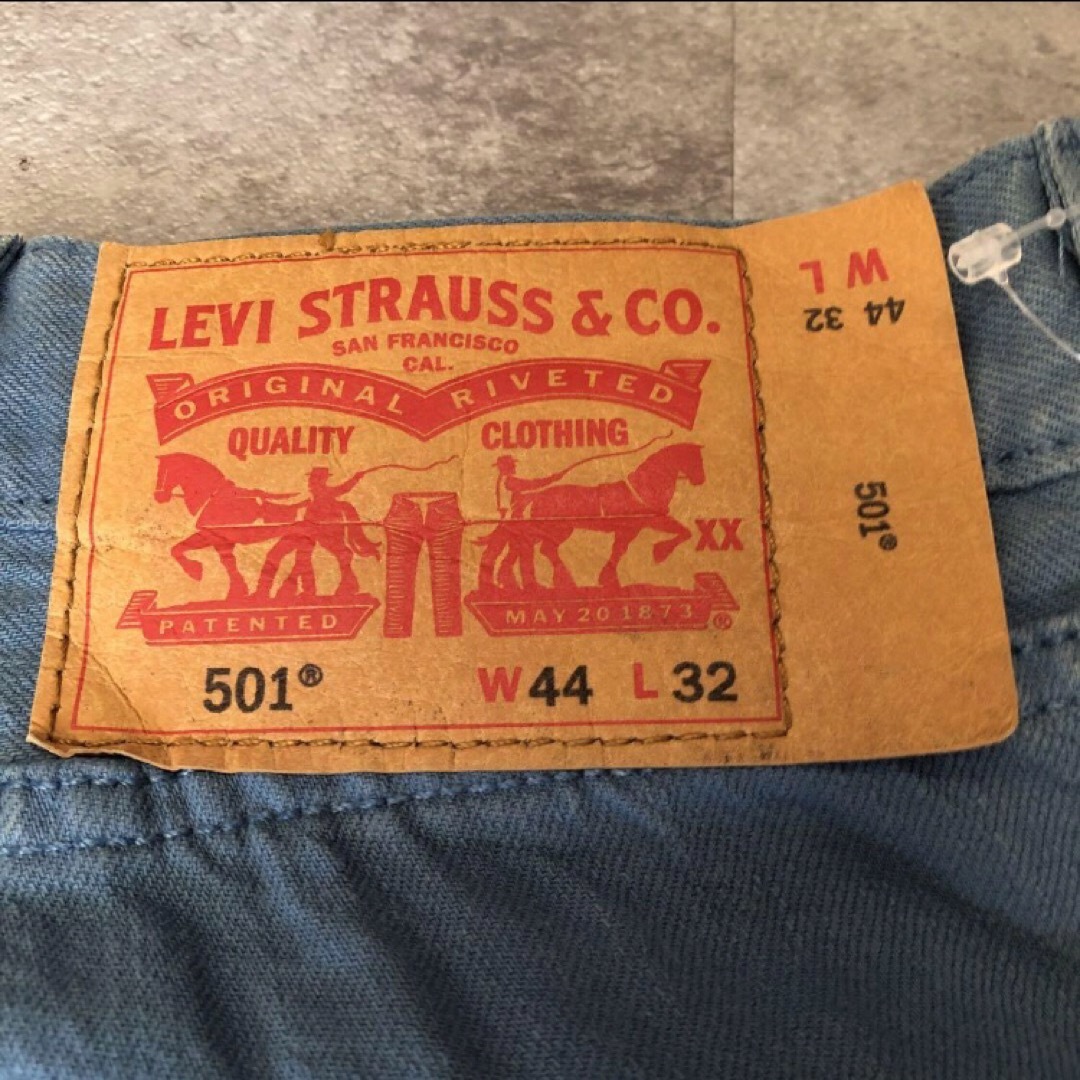 Levi's(リーバイス)のLEVI’S カラーパンツ 501 W44 L32 ライトブルー カラーデニム メンズのパンツ(デニム/ジーンズ)の商品写真