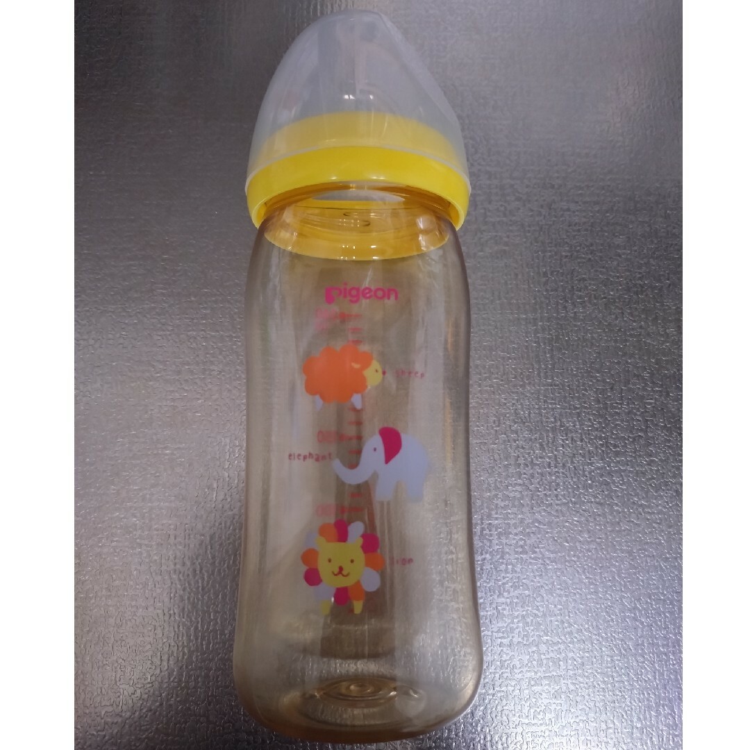 Pigeon(ピジョン)のピジョン　母乳実感プラスチック哺乳瓶 キッズ/ベビー/マタニティの授乳/お食事用品(哺乳ビン)の商品写真
