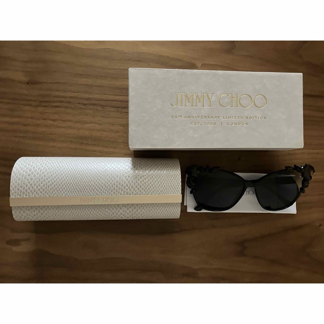 JIMMY CHOO(ジミーチュウ)の【新品未使用】ジミーチュウ　サングラス　レディース レディースのファッション小物(サングラス/メガネ)の商品写真