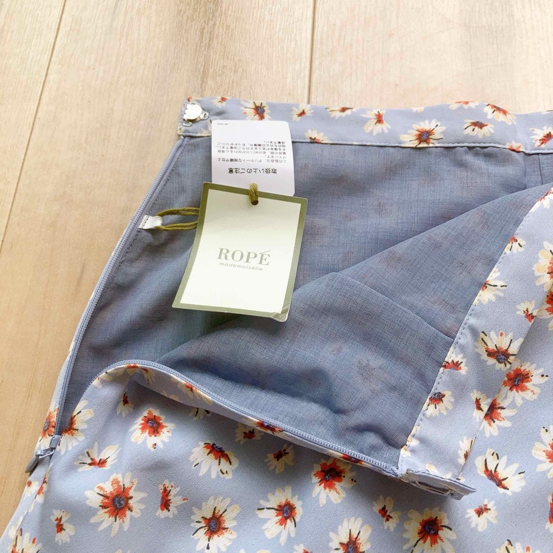 ROPE’(ロペ)のlROPE ロペ 小花柄水色スカート  サイズ:38 レディースのスカート(ロングスカート)の商品写真