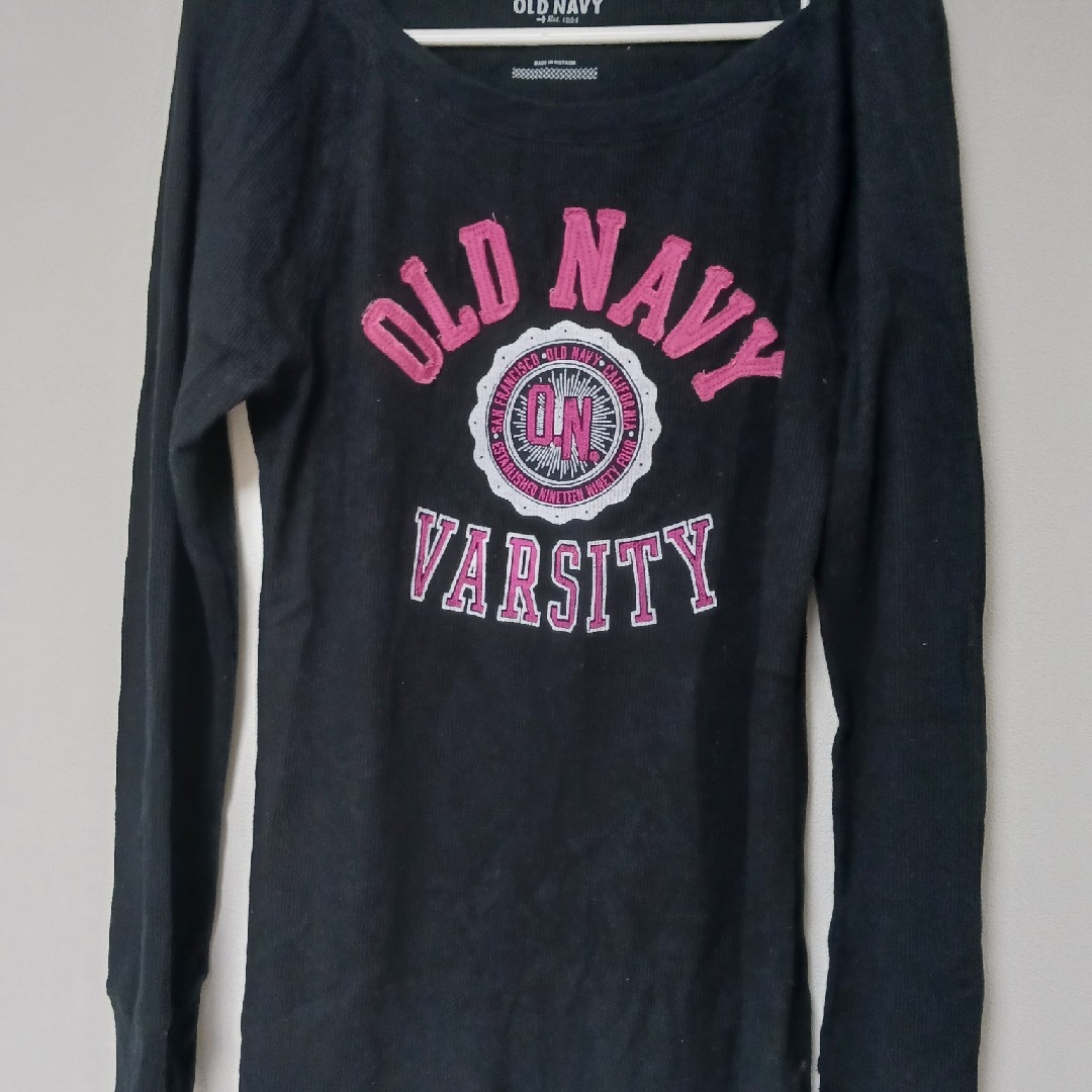 Old Navy(オールドネイビー)の黒いオールドネイビーのTシャツ レディースのトップス(Tシャツ(長袖/七分))の商品写真