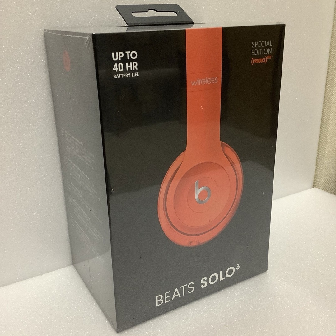 Beats(ビーツ)の【新品未開封】Beats Solo3 ワイヤレスヘッドホン シトラスレッド スマホ/家電/カメラのオーディオ機器(ヘッドフォン/イヤフォン)の商品写真