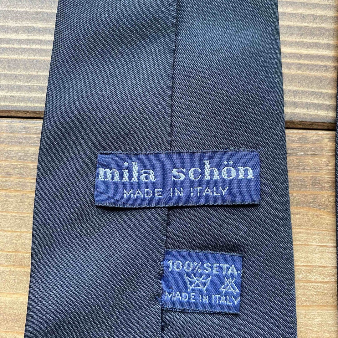 mila schon(ミラショーン)のネクタイ ミラショーン 黒地柄 シルク100％ 古着 ⑩ イタリア製 メンズのファッション小物(ネクタイ)の商品写真