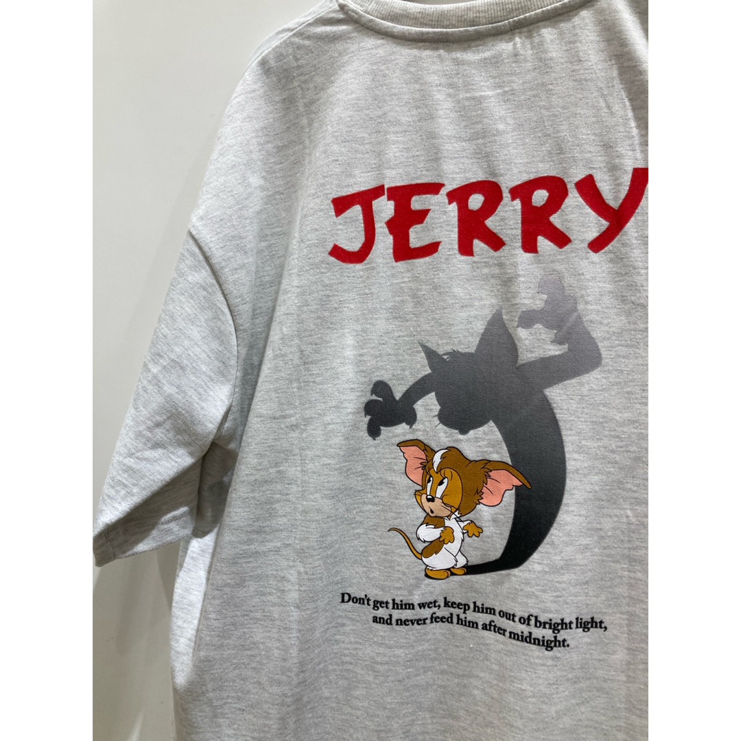 新品 ギズモ トムとジェリー グレムリン  Tシャツ グレー コラボ コスプレ レディースのトップス(Tシャツ(半袖/袖なし))の商品写真