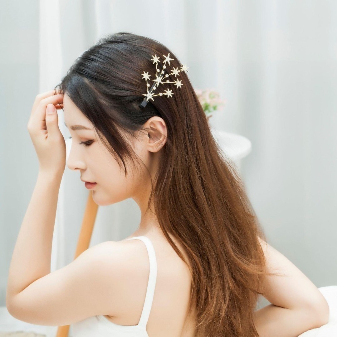 【セール】新品　アクセ　ヘアピン　星　ゴールド　結婚式　パーティー　おしゃれ レディースのヘアアクセサリー(ヘアピン)の商品写真