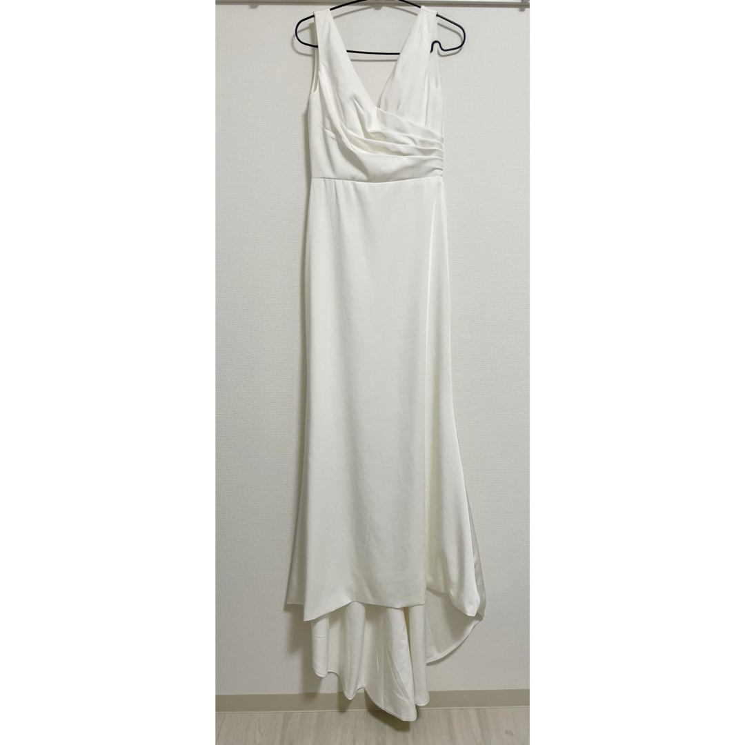 【美晴ドレス】Vネックデザインドレス　ウェディングドレス レディースのフォーマル/ドレス(ウェディングドレス)の商品写真