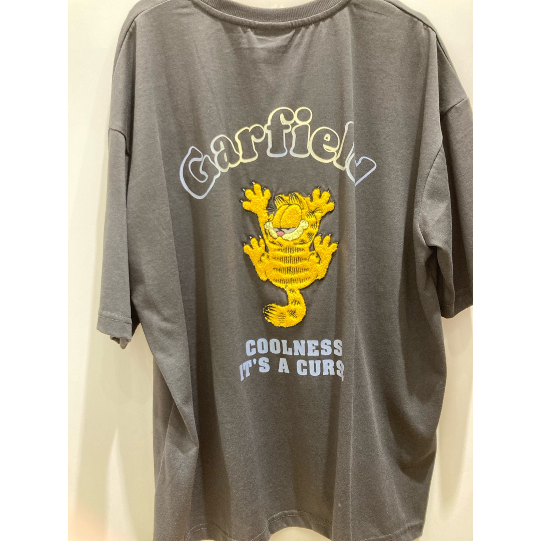 新品 ガーフィールド Tシャツ レディース 4l 刺繍 猫 虎 Garfield レディースのトップス(Tシャツ(半袖/袖なし))の商品写真