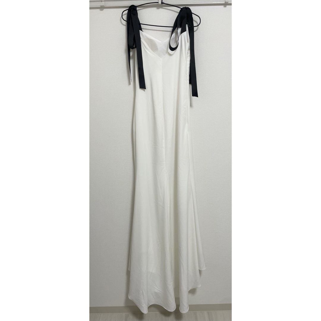 【美晴ドレス】黒リボン装飾ドレス　ウェディングドレス レディースのフォーマル/ドレス(ウェディングドレス)の商品写真