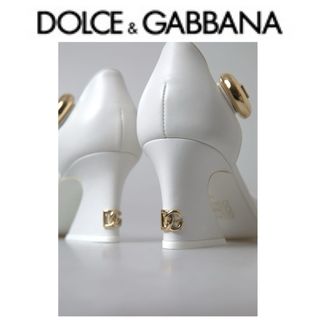 DOLCE&GABBANA - ドルチェ&ガッバーナ　ホワイトレザー　ゴールドロゴ　サンダル　アイコン