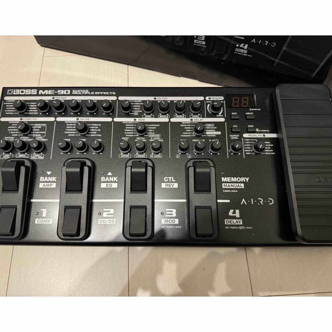 BOSS ME-90 GUITAR MULTIPLE EFFECTS BOSS ME-90 GUITAR MULTIPLE EFFECTS