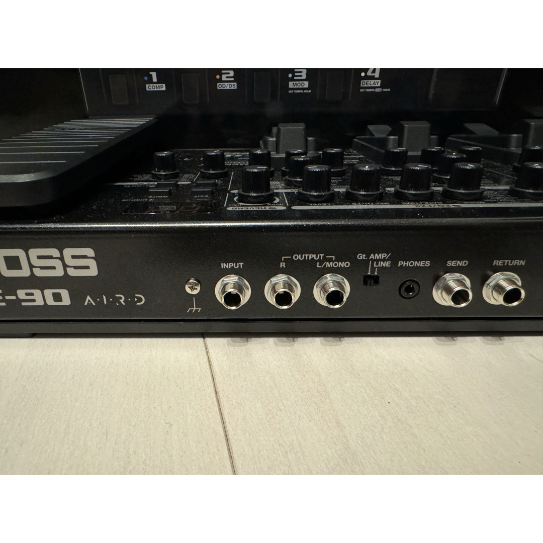 BOSS ME-90 GUITAR MULTIPLE EFFECTS BOSS ME-90 GUITAR MULTIPLE EFFECTS