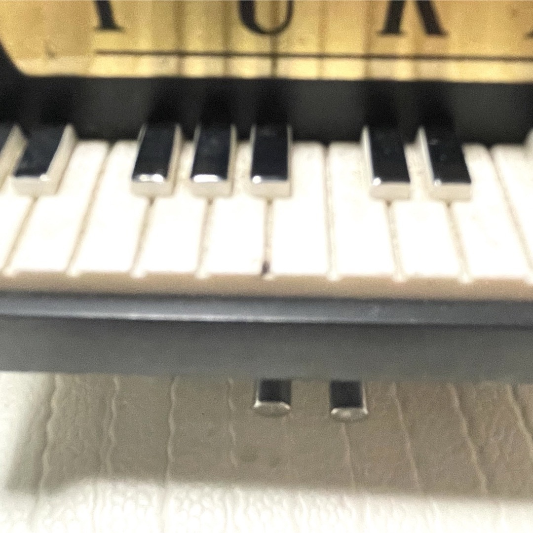 Piu mosso オルゴール ピアノ型 【君がいるだけで】 レトロ インテリア インテリア/住まい/日用品のインテリア小物(オルゴール)の商品写真