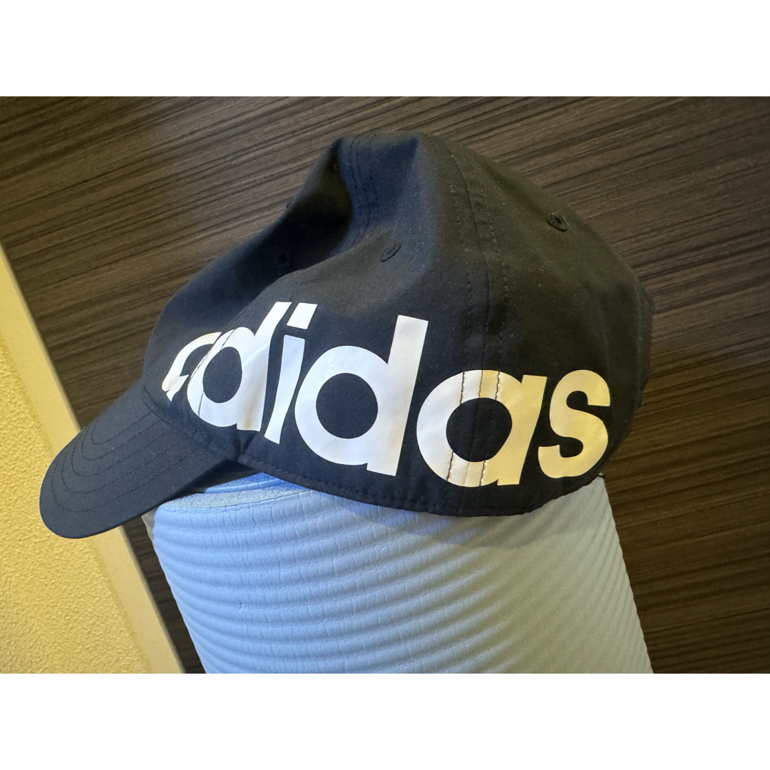 adidas(アディダス)のadidas サイドロゴキャップ レディースの帽子(キャップ)の商品写真