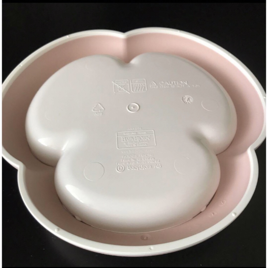 BABYBJORN(ベビービョルン)の✳︎新品未使用✳︎ベビージョルン　ピンク　離乳食プレート皿 キッズ/ベビー/マタニティの授乳/お食事用品(プレート/茶碗)の商品写真