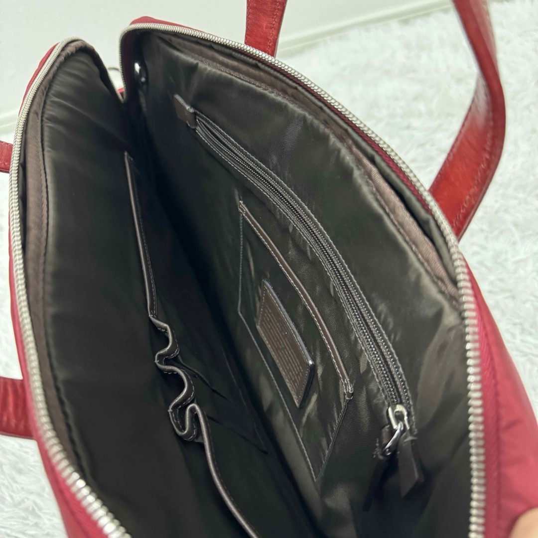 TUMI(トゥミ)の【希少色】　TUMI トゥミ　ブリーフケース　2way ビジネス　レッド　A4 メンズのバッグ(ビジネスバッグ)の商品写真
