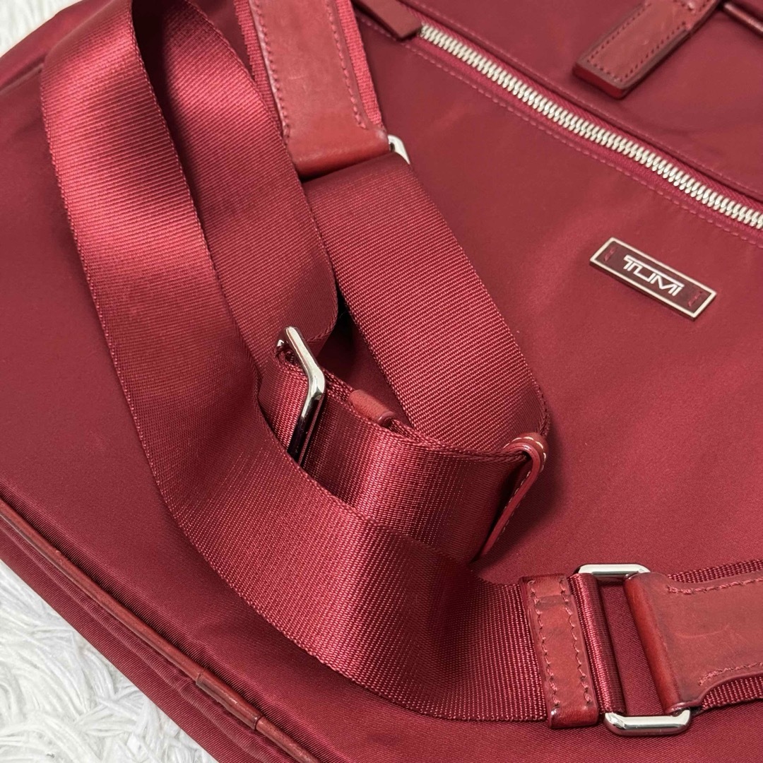 TUMI(トゥミ)の【希少色】　TUMI トゥミ　ブリーフケース　2way ビジネス　レッド　A4 メンズのバッグ(ビジネスバッグ)の商品写真