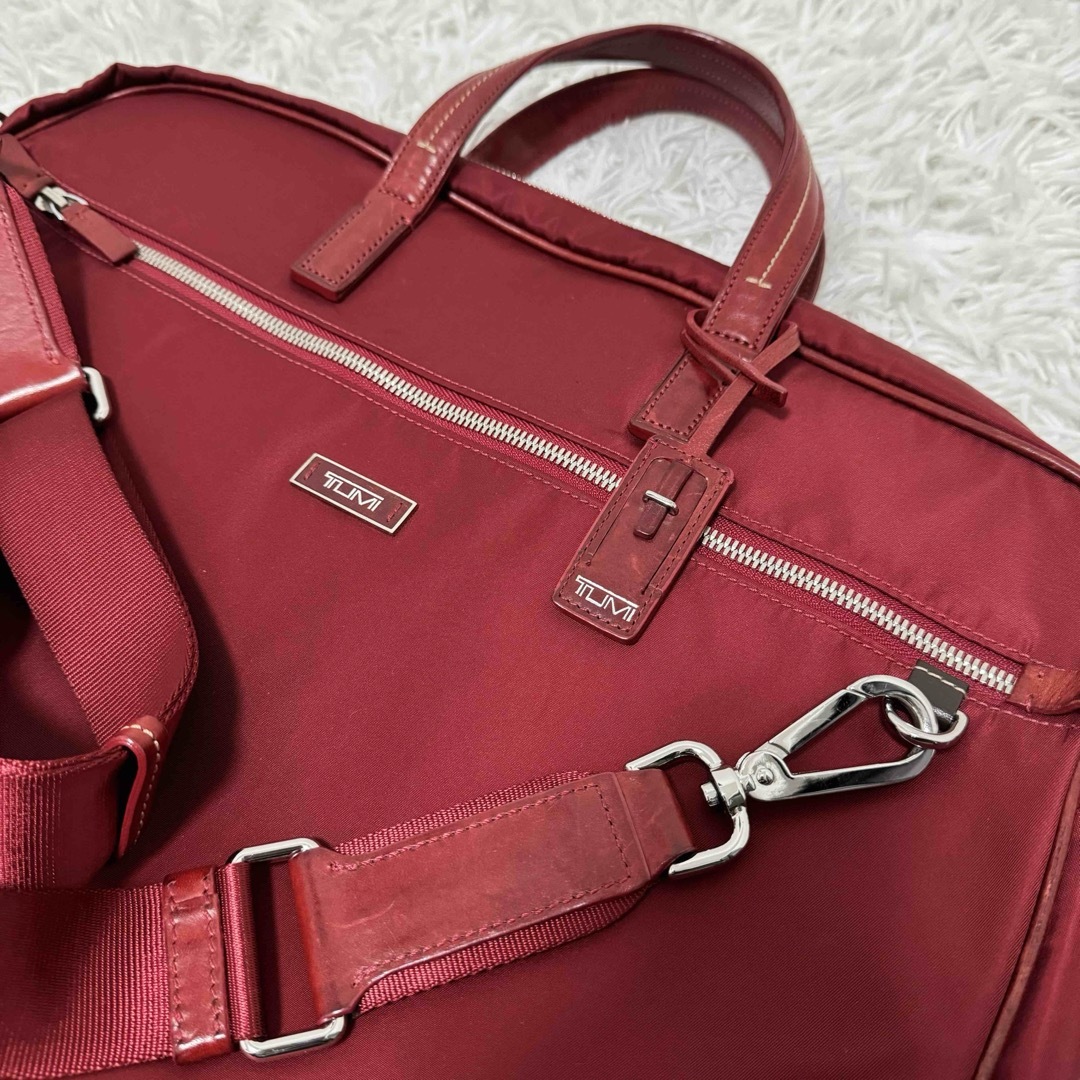 TUMI(トゥミ)の【希少色】　TUMI トゥミ　ブリーフケース　2way ビジネス　レッド　A4 メンズのバッグ(ビジネスバッグ)の商品写真