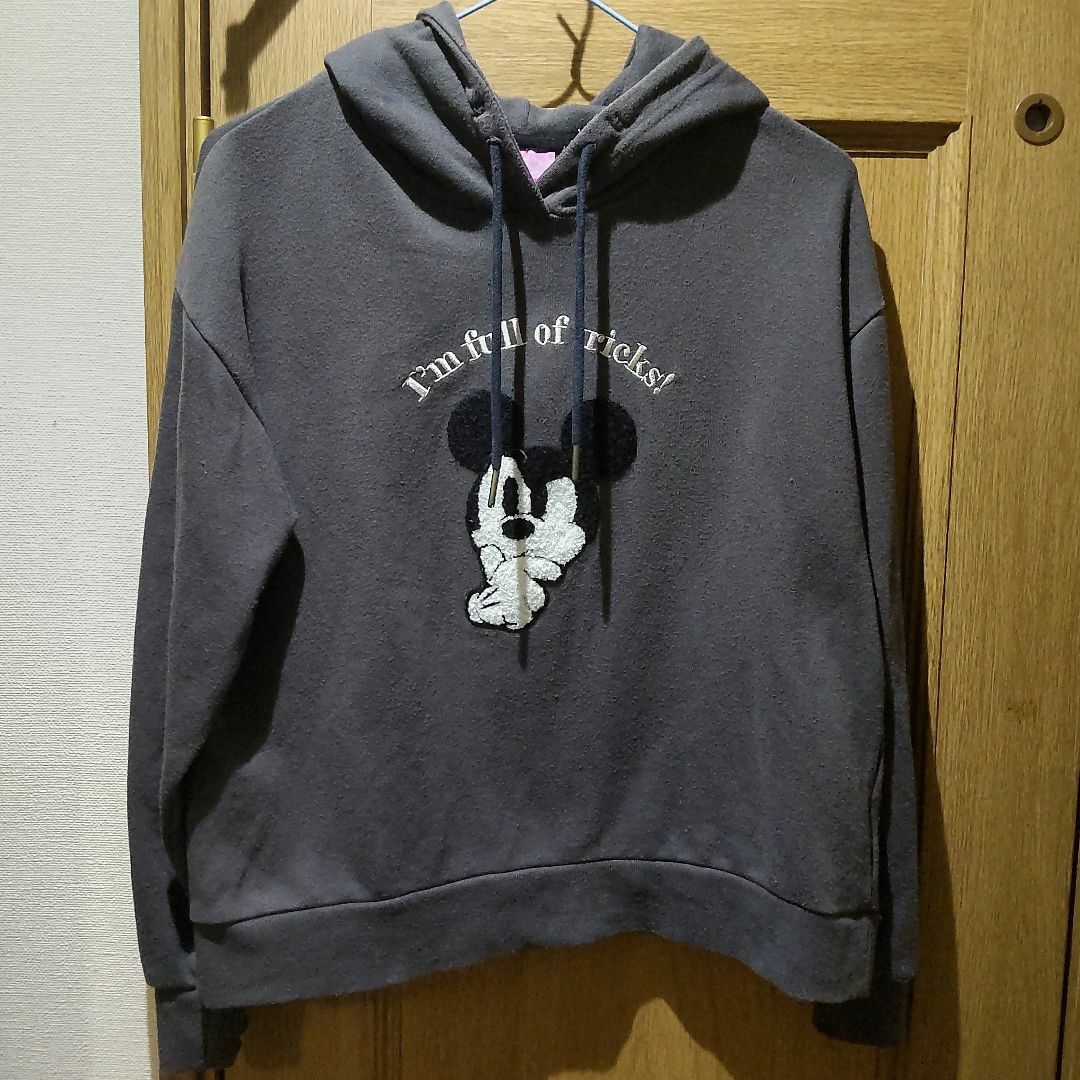 Disney(ディズニー)のディズニー　ミッキーのパーカー　サイズ160 キッズ/ベビー/マタニティのキッズ服女の子用(90cm~)(ジャケット/上着)の商品写真