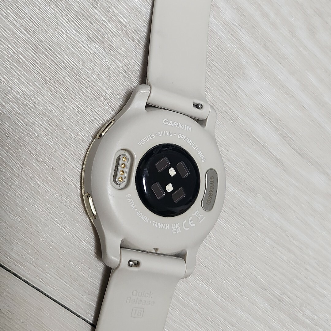 GARMIN(ガーミン)のお値下げ中!!GARMIN VENU 2 レディースのファッション小物(腕時計)の商品写真