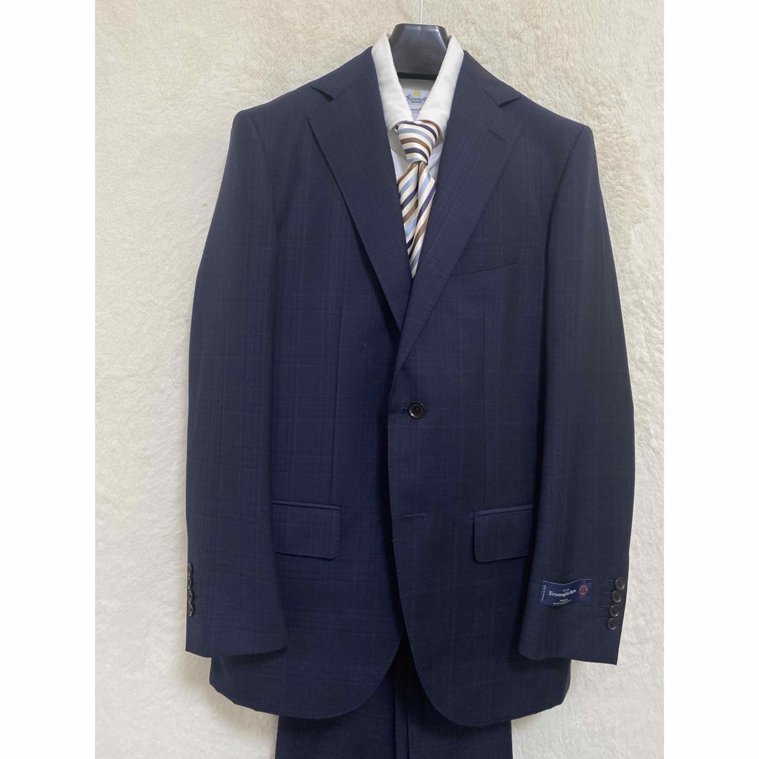 Ermenegildo Zegna(エルメネジルドゼニア)の【新品】春夏物 エルメネジルドゼニア生地 メンズ スーツ Y6 M 紺 チェック メンズのスーツ(セットアップ)の商品写真