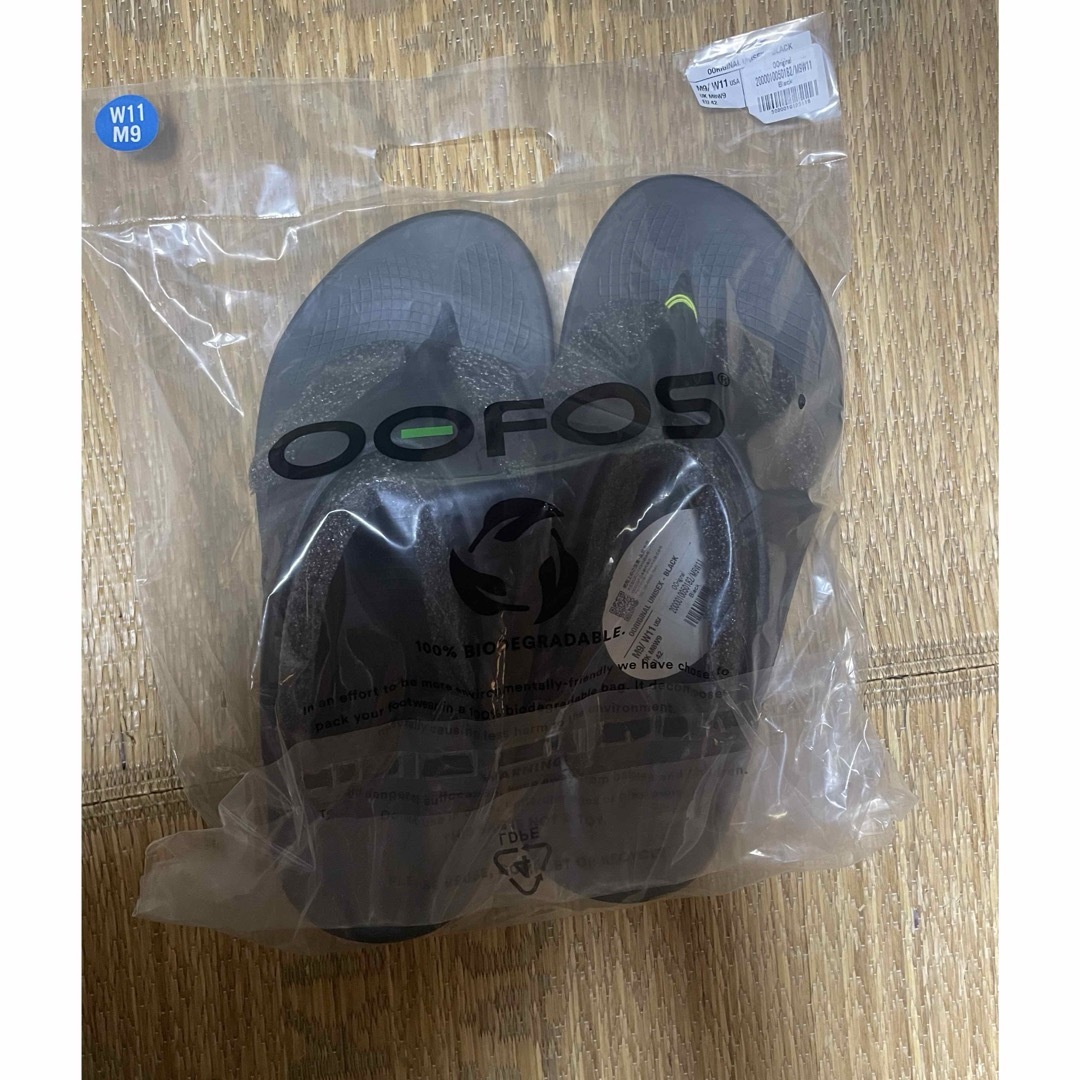 OOFOS(ウーフォス)のOOFOS OORIGINAL - BLACK メンズの靴/シューズ(サンダル)の商品写真