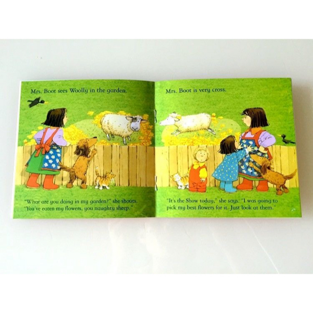 Disney(ディズニー)のUsborne Farmyard First Experiences アズボーン エンタメ/ホビーの本(絵本/児童書)の商品写真