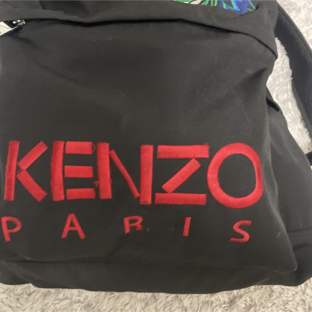 KENZO(ケンゾー)のブラック　プリント　ロゴ刺繍　ケンゾー　KENZO 万能リュック　軽量　大容量 メンズのバッグ(バッグパック/リュック)の商品写真