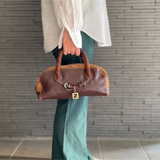 フェンディ(FENDI)の✨美品✨フェンディ ハンドバッグ  FFロゴ スエード ブラウン 茶(ハンドバッグ)