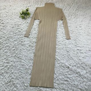 プリーツプリーズイッセイミヤケ(PLEATS PLEASE ISSEY MIYAKE)の美品 マキシ丈 プリーツプリーズ ワンピース Lサイズ ベージュ Iライン(ロングワンピース/マキシワンピース)