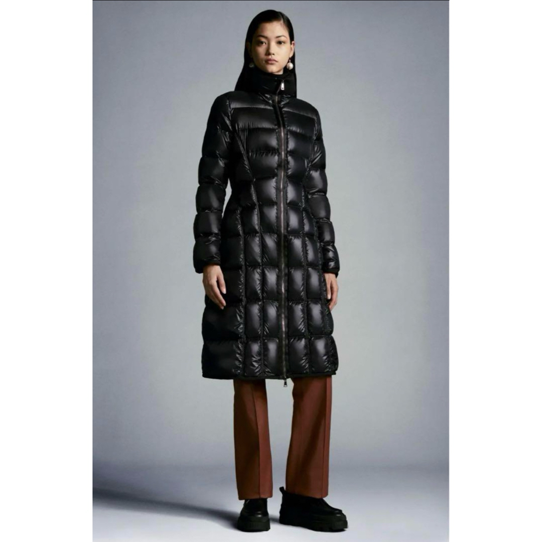 MONCLER(モンクレール)の希少サイズ3 MONCLER Bellevalia ハイネックダウンコート 3 レディースのジャケット/アウター(ダウンコート)の商品写真