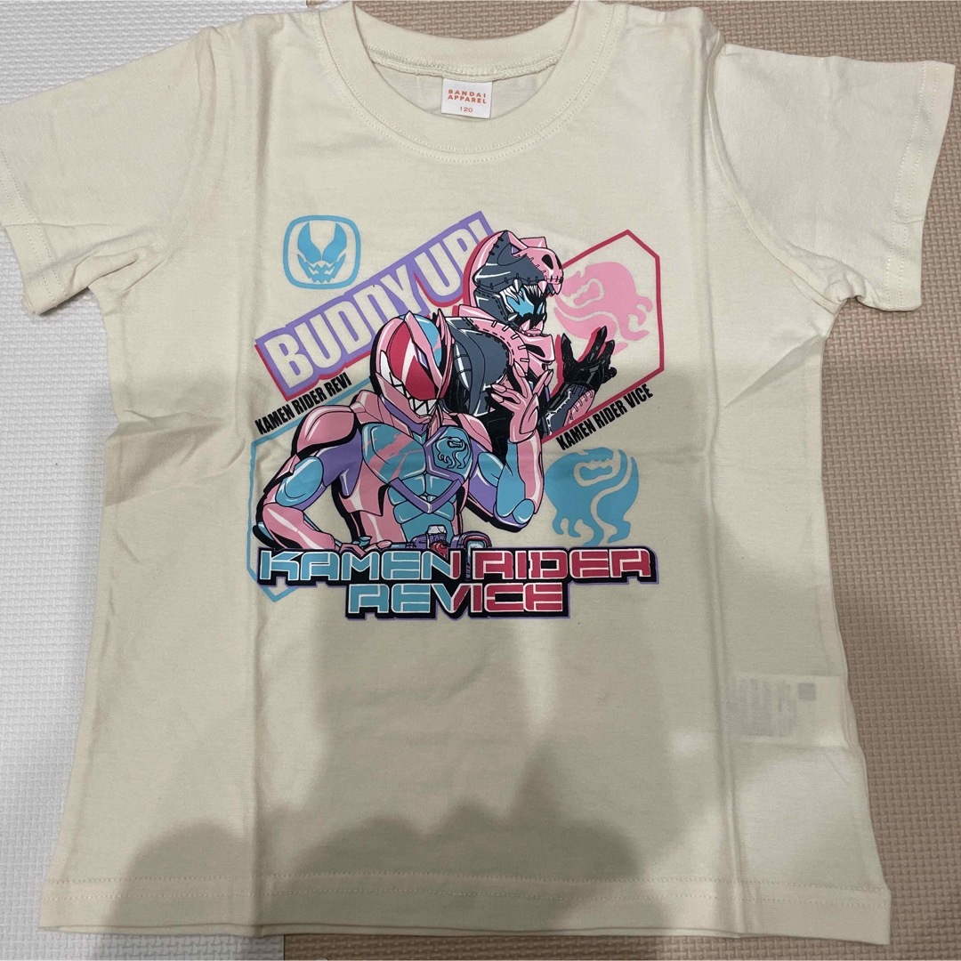 BANDAI(バンダイ)のNO.3303 仮面ライダーリバイス 半袖 Tシャツ 男の子 120 キッズ/ベビー/マタニティのキッズ服男の子用(90cm~)(Tシャツ/カットソー)の商品写真