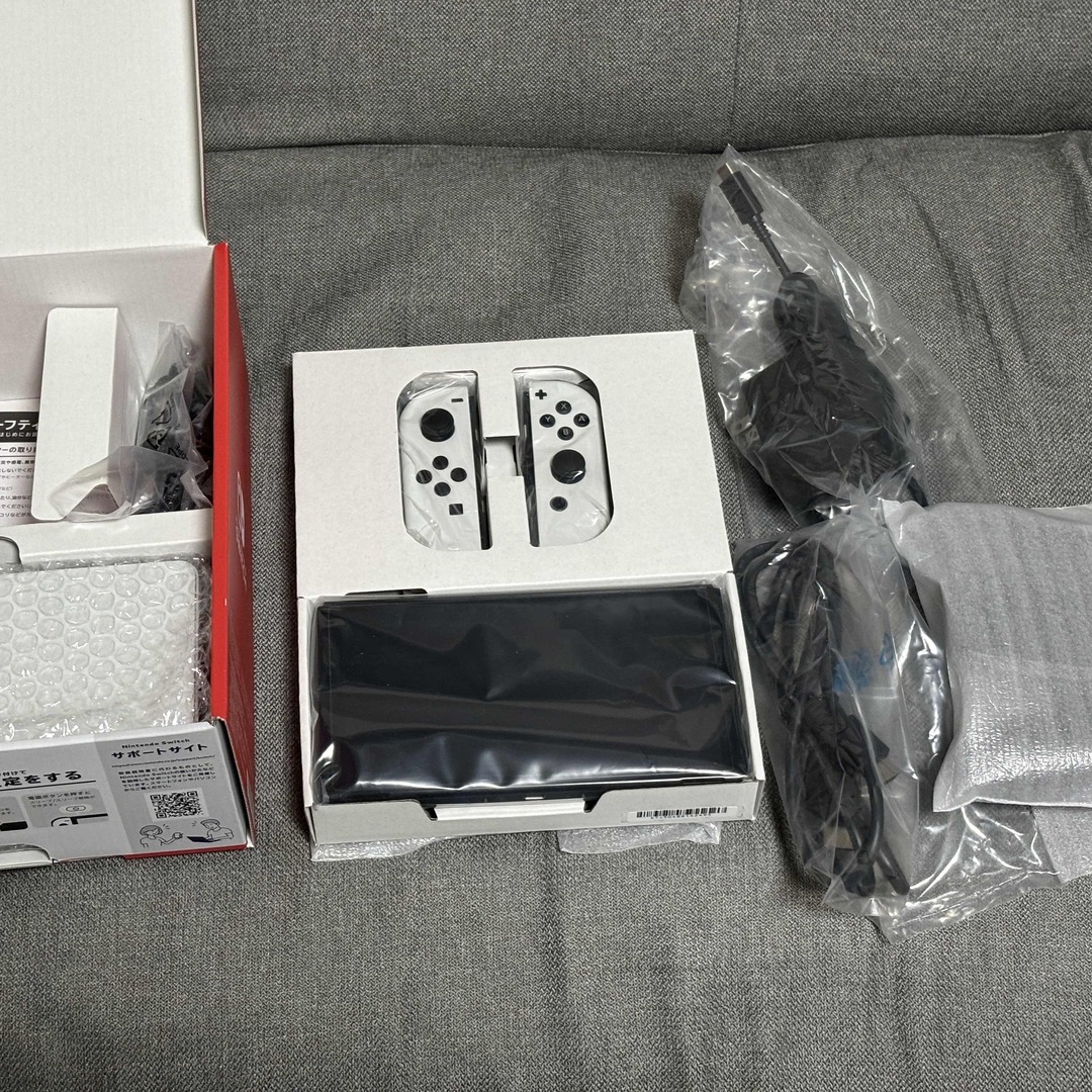 極美品】Nintendo Switch 有機ELモデル ケース付き 極美品】Nintendo Switch 有機ELモデル ケース付き
