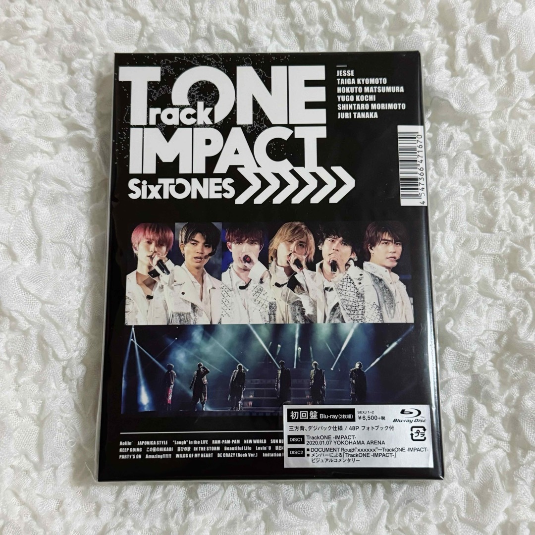 SixTONES(ストーンズ)のSixTONES TrackONE -IMPACT- Blu-ray エンタメ/ホビーのタレントグッズ(アイドルグッズ)の商品写真