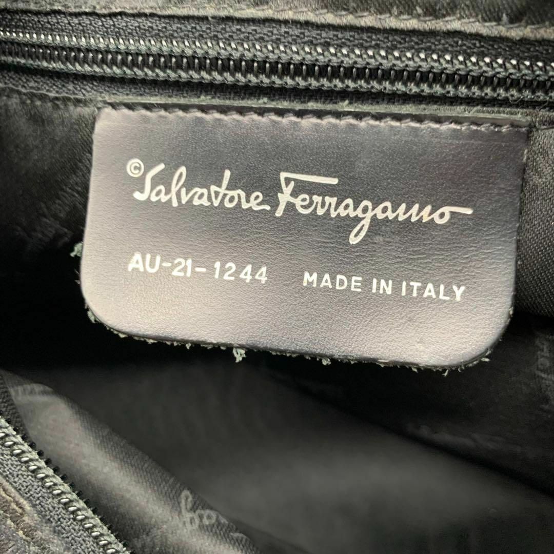 Salvatore Ferragamo(サルヴァトーレフェラガモ)のサルヴァトーレフェラガモ　ワンショルダーバッグ　キャンバス　レザー　ガンチーニ レディースのバッグ(ハンドバッグ)の商品写真