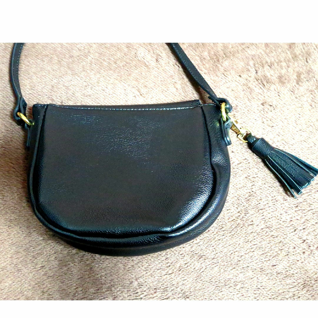Old Navy(オールドネイビー)の✩ブラック&ゴールド✩　ミニバッグ　ショルダーバッグ　オールド・ネイビー　黒鞄 レディースのバッグ(ショルダーバッグ)の商品写真