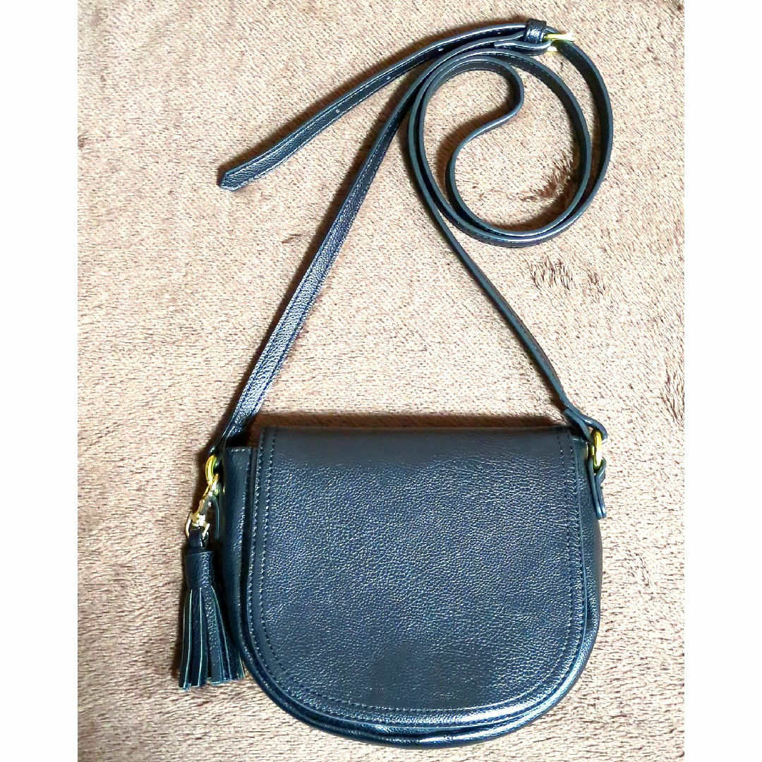 Old Navy(オールドネイビー)の✩ブラック&ゴールド✩　ミニバッグ　ショルダーバッグ　オールド・ネイビー　黒鞄 レディースのバッグ(ショルダーバッグ)の商品写真
