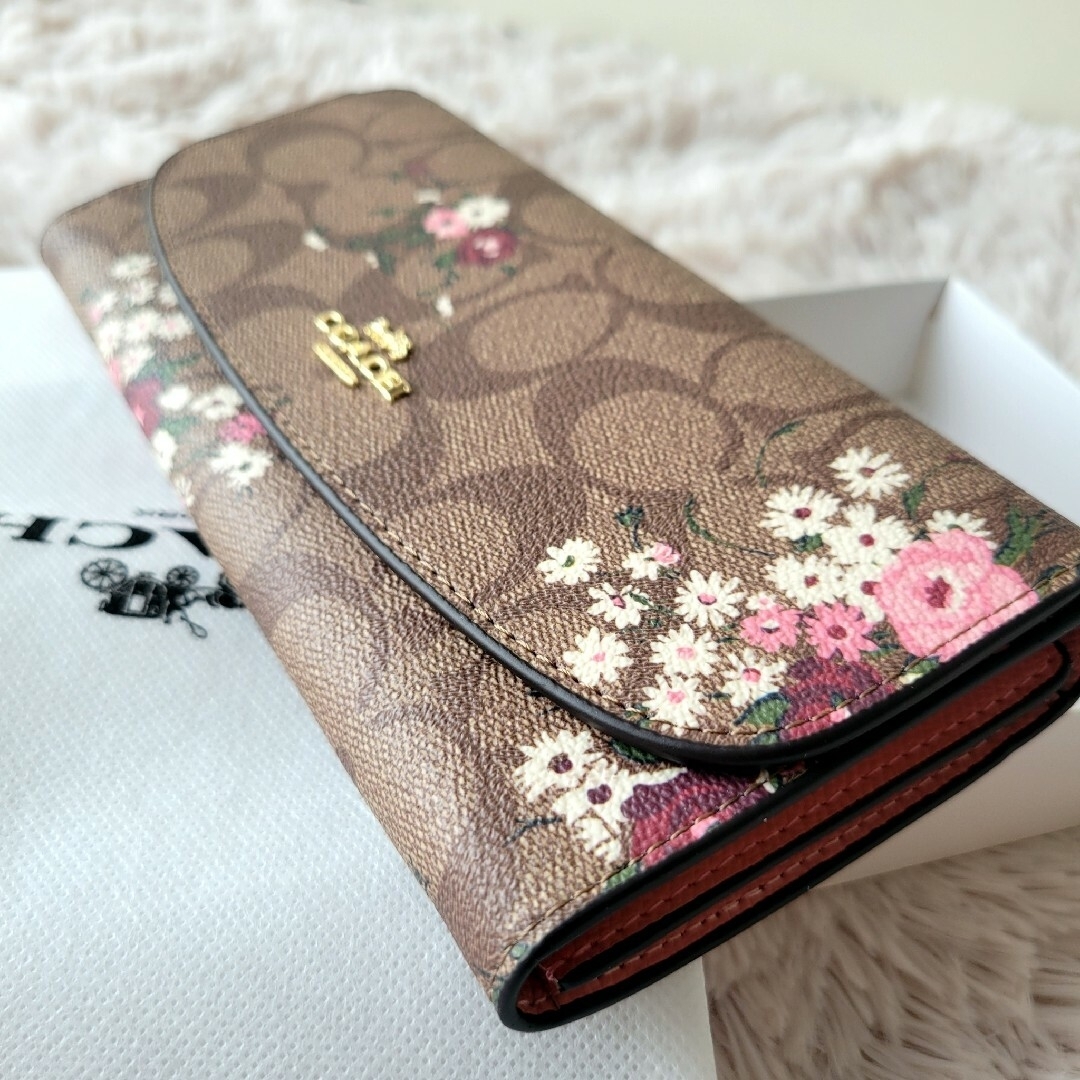 COACH(コーチ)の【新品未使用】COACH コーチ 長財布 エンベロープ 花柄 フローラルプリント レディースのファッション小物(財布)の商品写真