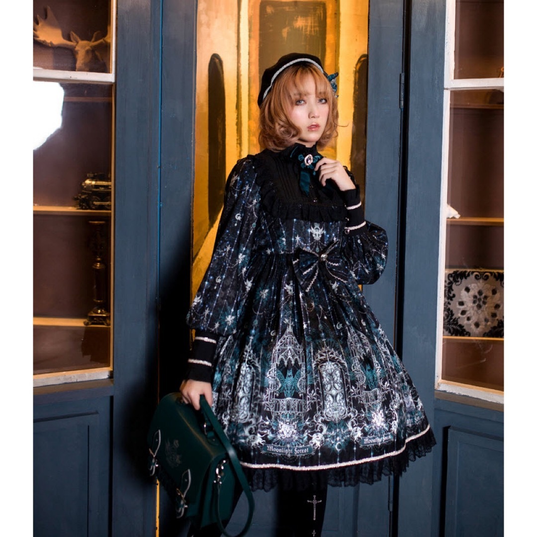 Angelic Pretty(アンジェリックプリティー)の大人気廃盤品 Moonlight Forest アイアンゲート柄ワンピース 緑 エンタメ/ホビーのコスプレ(衣装)の商品写真