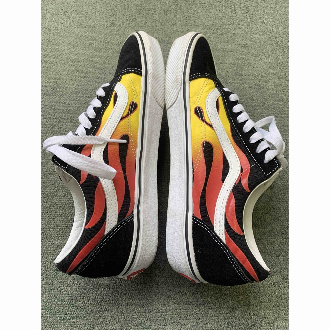 VANS(ヴァンズ)のVANS OLD SKOOL FLAME ファイアーパターン 希少 エンタメ/ホビーのエンタメ その他(その他)の商品写真