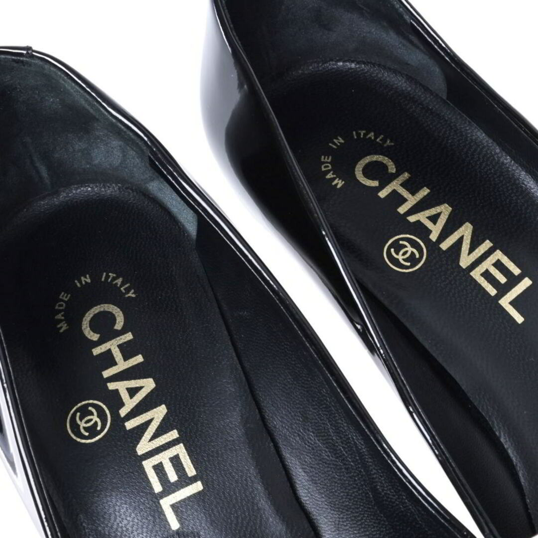 CHANEL(シャネル)のCHANEL エナメル  パンプス レディースの靴/シューズ(ハイヒール/パンプス)の商品写真