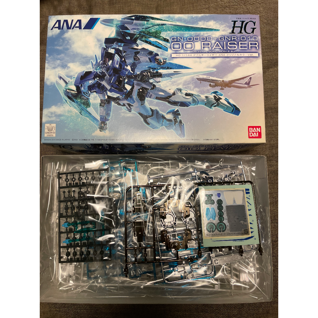 BANDAI(バンダイ)のガンプラ　機内限定　ANA×ガンダム00RAISER エンタメ/ホビーのおもちゃ/ぬいぐるみ(模型/プラモデル)の商品写真