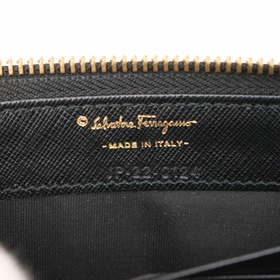 Salvatore Ferragamo(サルヴァトーレフェラガモ)のフェラガモ JP-22 0124 ヴァラ リボン 長財布 ラウンドジップ レザー レディースのファッション小物(財布)の商品写真