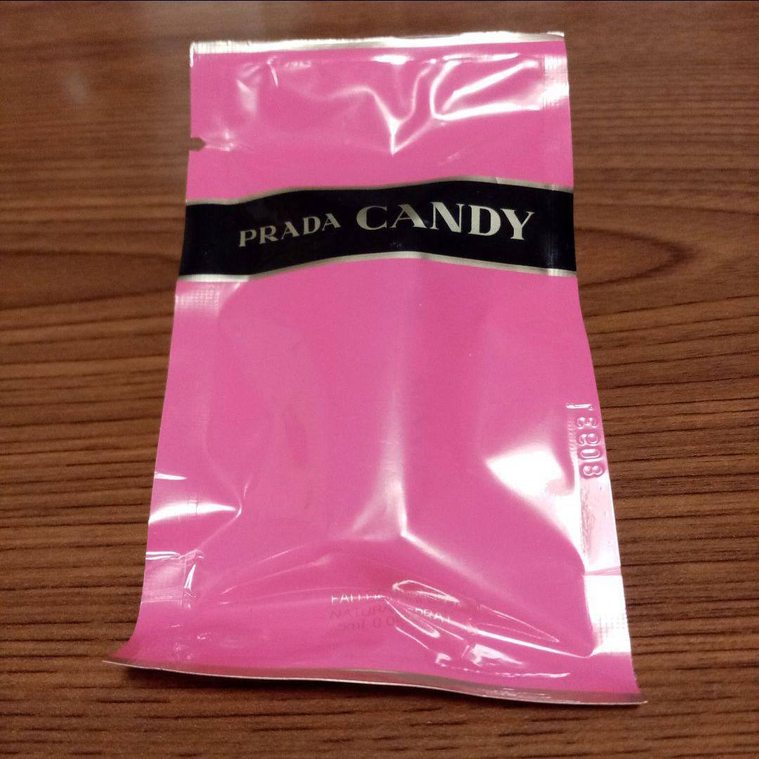 PRADA(プラダ)のプラダ キャンディ EDP サンプル 1.5ml コスメ/美容の香水(香水(女性用))の商品写真