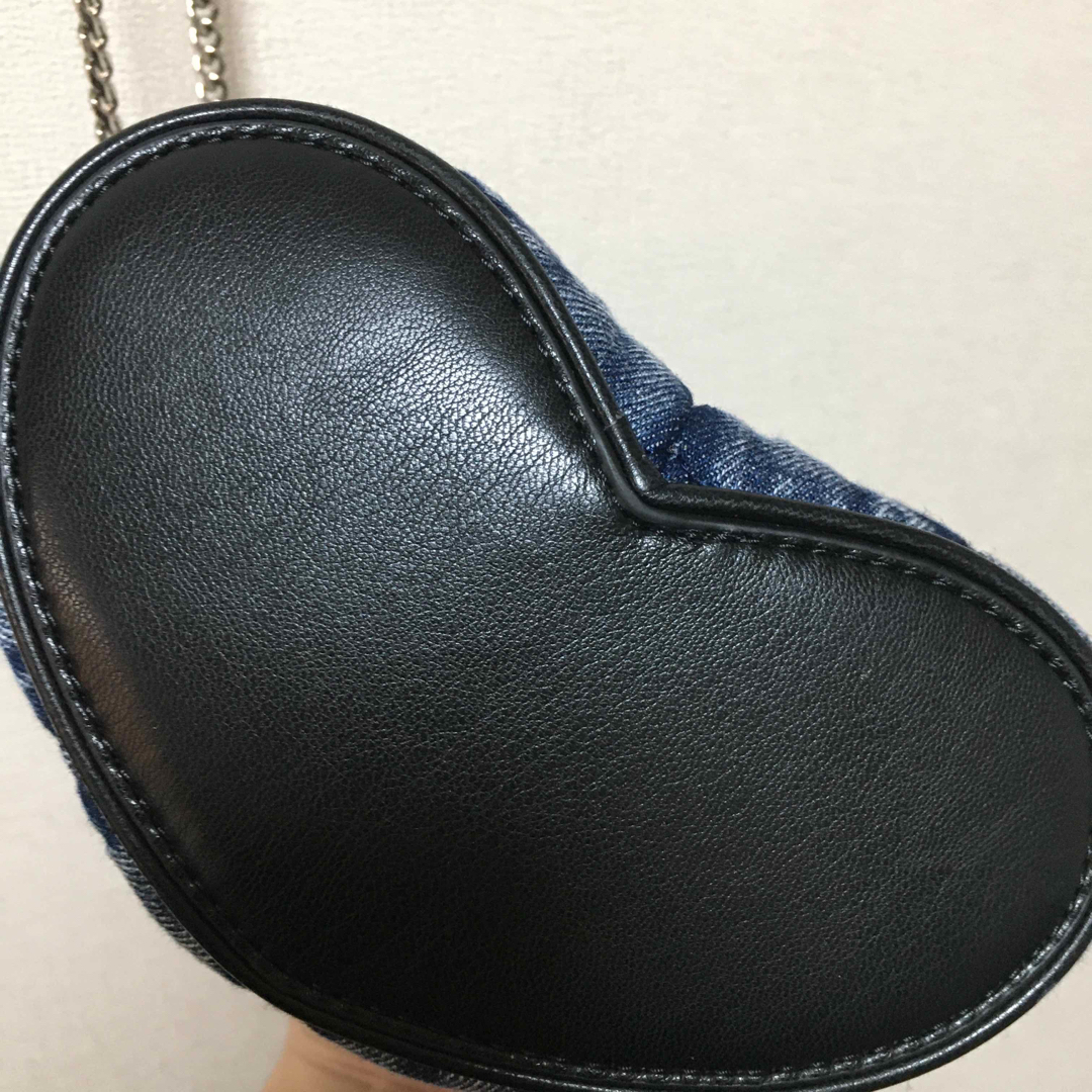 Charles and Keith(チャールズアンドキース)のチャールズアンドキース　バック　ショルダーバック　ハート　デニム レディースのバッグ(ショルダーバッグ)の商品写真