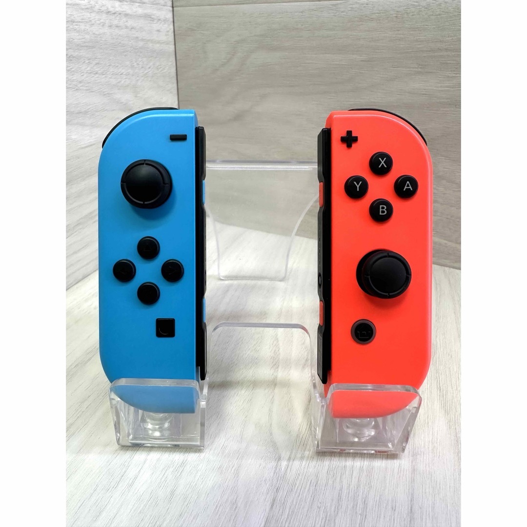 Nintendo Switch(ニンテンドースイッチ)の準美品！Nintendo Switch有機ＥＬ本体一式完全品 エンタメ/ホビーのゲームソフト/ゲーム機本体(家庭用ゲーム機本体)の商品写真