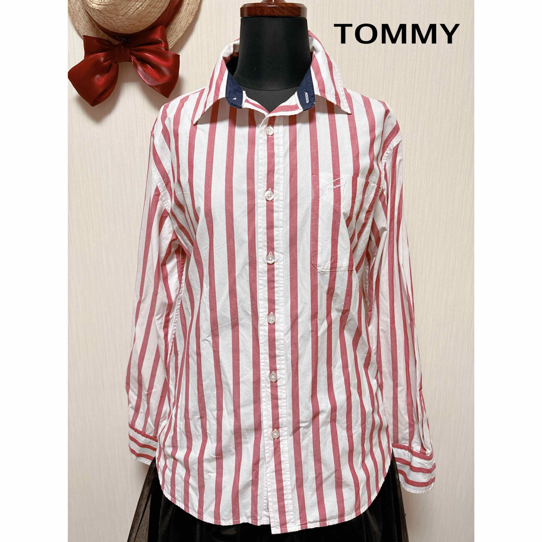 TOMMY(トミー)のTOMMY●ストライプ柄シャツ●メンズMサイズ●コットン●美品 レディースのトップス(シャツ/ブラウス(長袖/七分))の商品写真