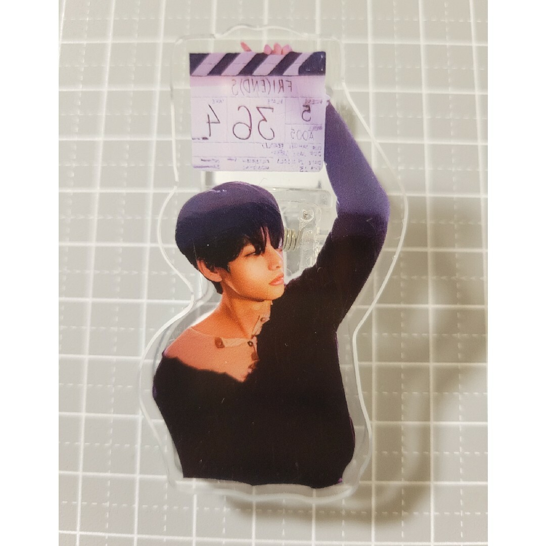 BTS V テテ テヒョン 両面画像 アクリル クリップ エンタメ/ホビーのタレントグッズ(アイドルグッズ)の商品写真